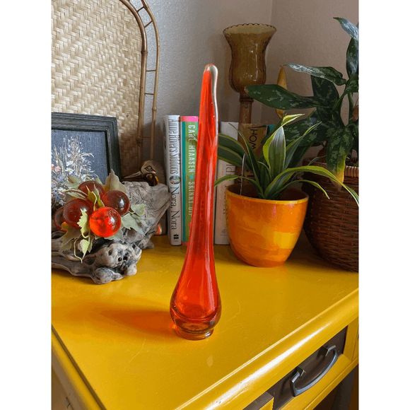 Vintage Viking Glass Persimmon Bud Vase w/Sticker - Picture 2 of 6